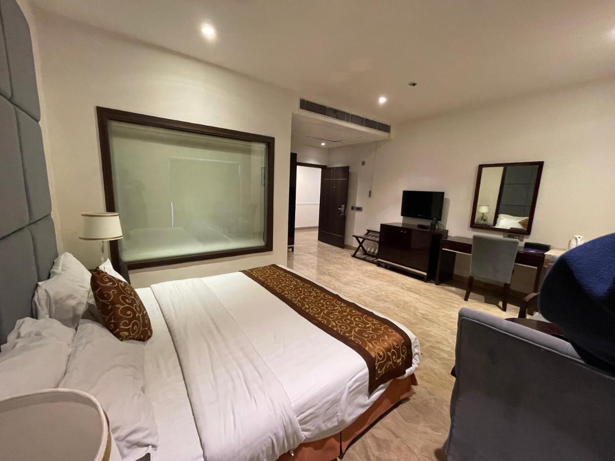 Central Boutique Hotel Moradabad Buitenkant foto